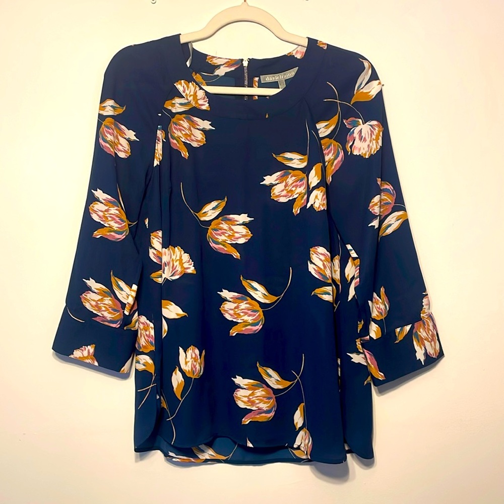 Daniel Rainn zipper detail blouse.